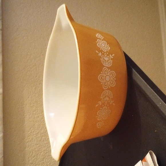 Vintage Pyrex 475-B Butterfly Gold Casserole Dish No Lid 2.5L - Great Condition! - Picture 2 of 6